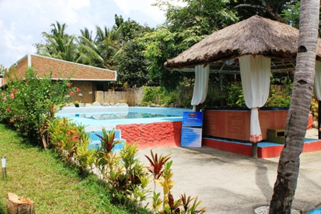Cooper'S Beach Resort Lucbuan Εξωτερικό φωτογραφία