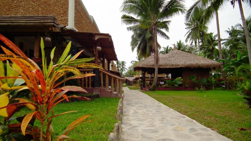 Cooper'S Beach Resort Lucbuan Εξωτερικό φωτογραφία