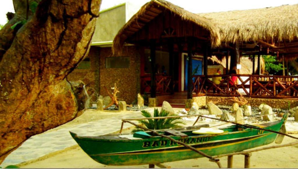Cooper'S Beach Resort Lucbuan Εξωτερικό φωτογραφία