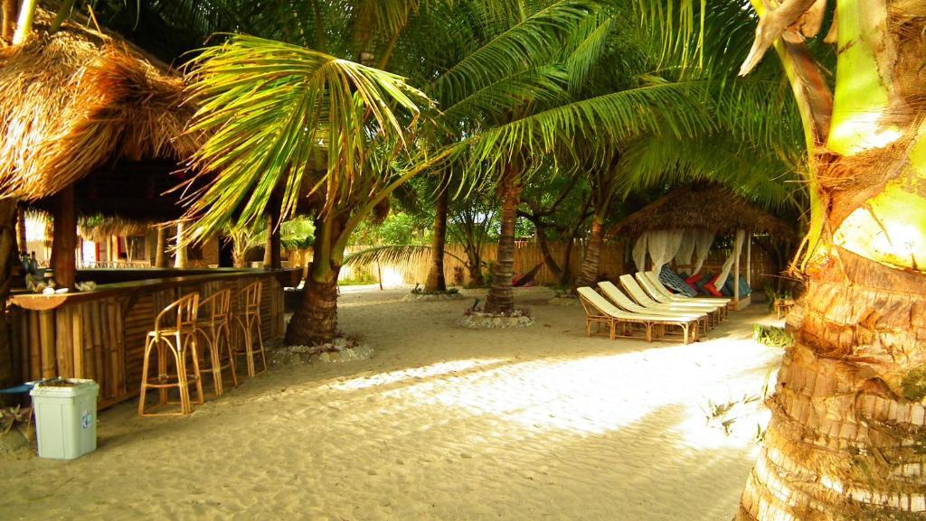 Cooper'S Beach Resort Lucbuan Εξωτερικό φωτογραφία