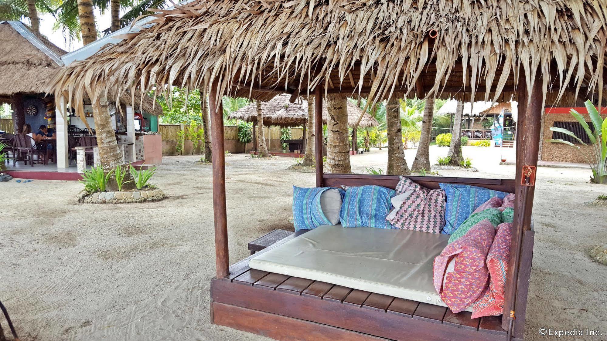 Cooper'S Beach Resort Lucbuan Εξωτερικό φωτογραφία