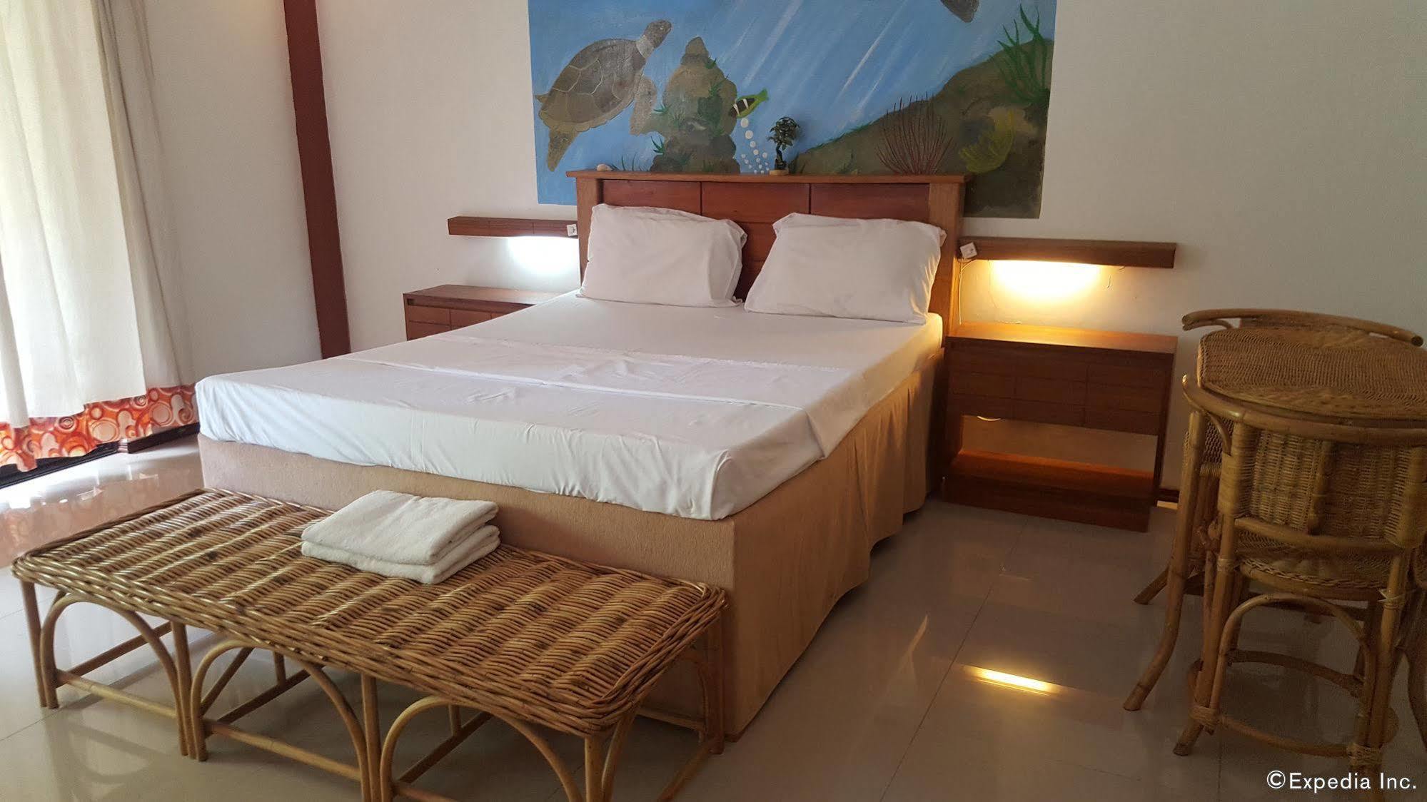 Cooper'S Beach Resort Lucbuan Εξωτερικό φωτογραφία