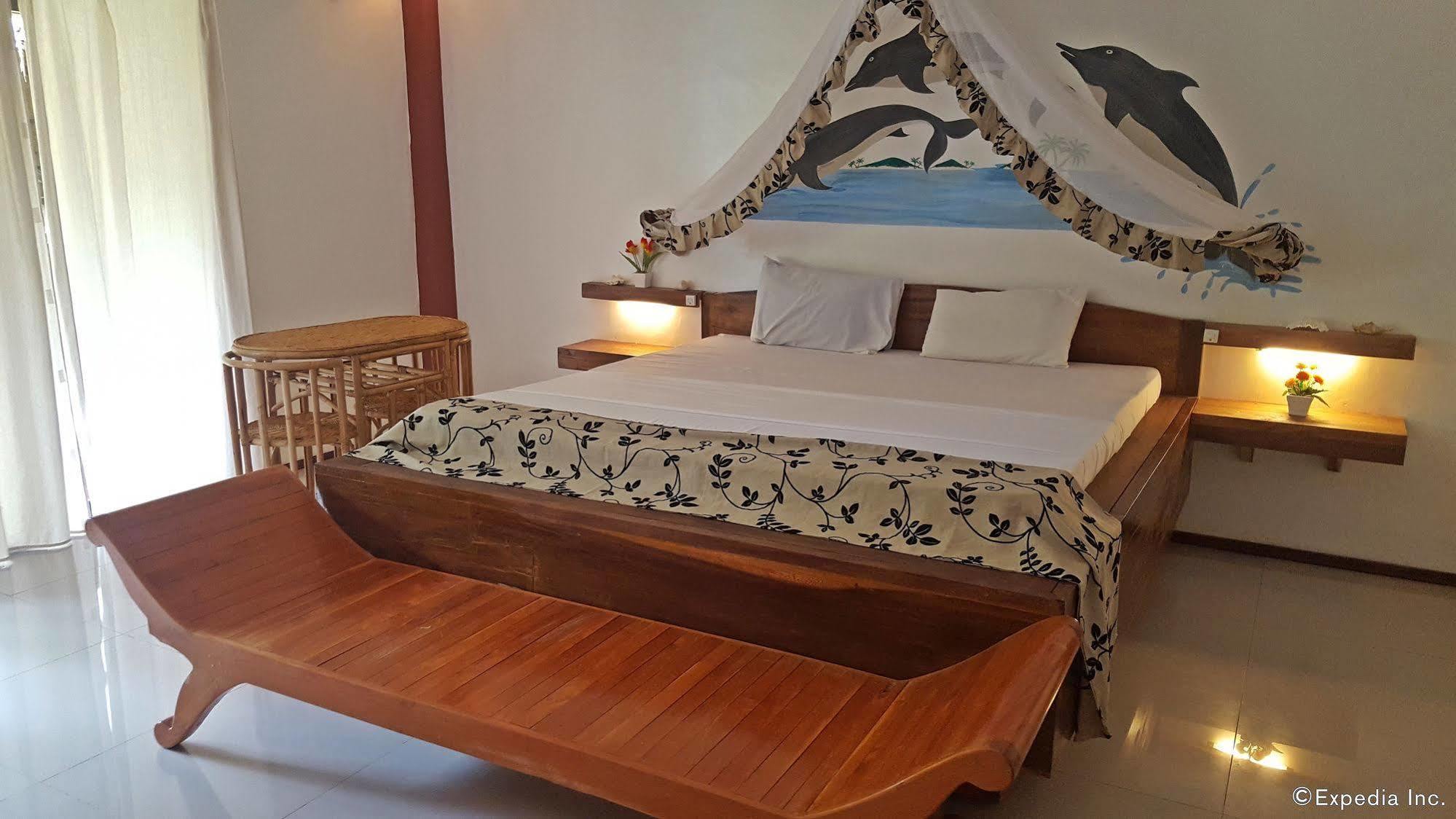Cooper'S Beach Resort Lucbuan Εξωτερικό φωτογραφία