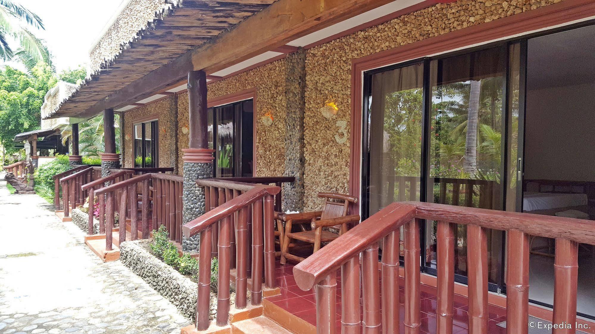 Cooper'S Beach Resort Lucbuan Εξωτερικό φωτογραφία