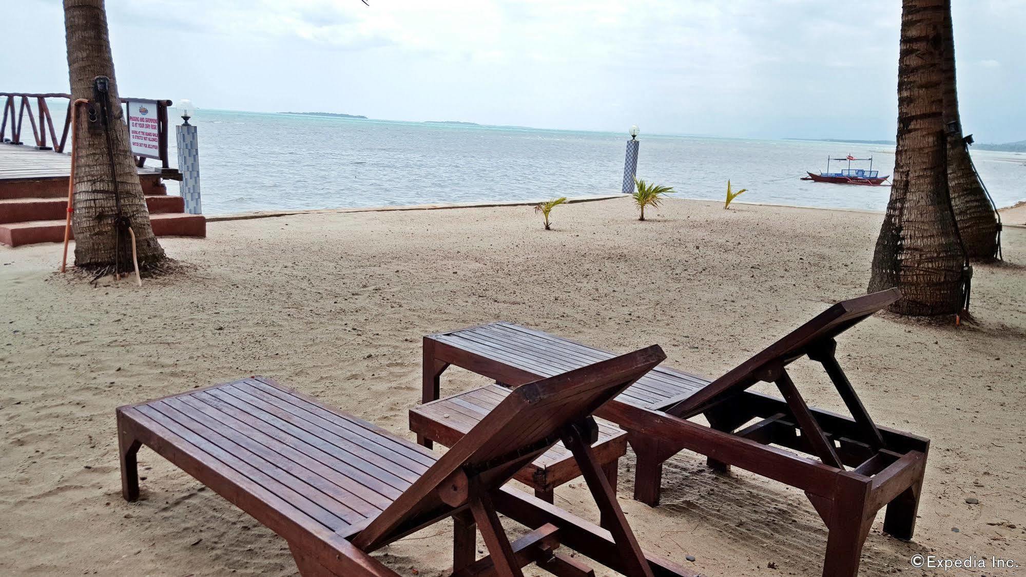 Cooper'S Beach Resort Lucbuan Εξωτερικό φωτογραφία