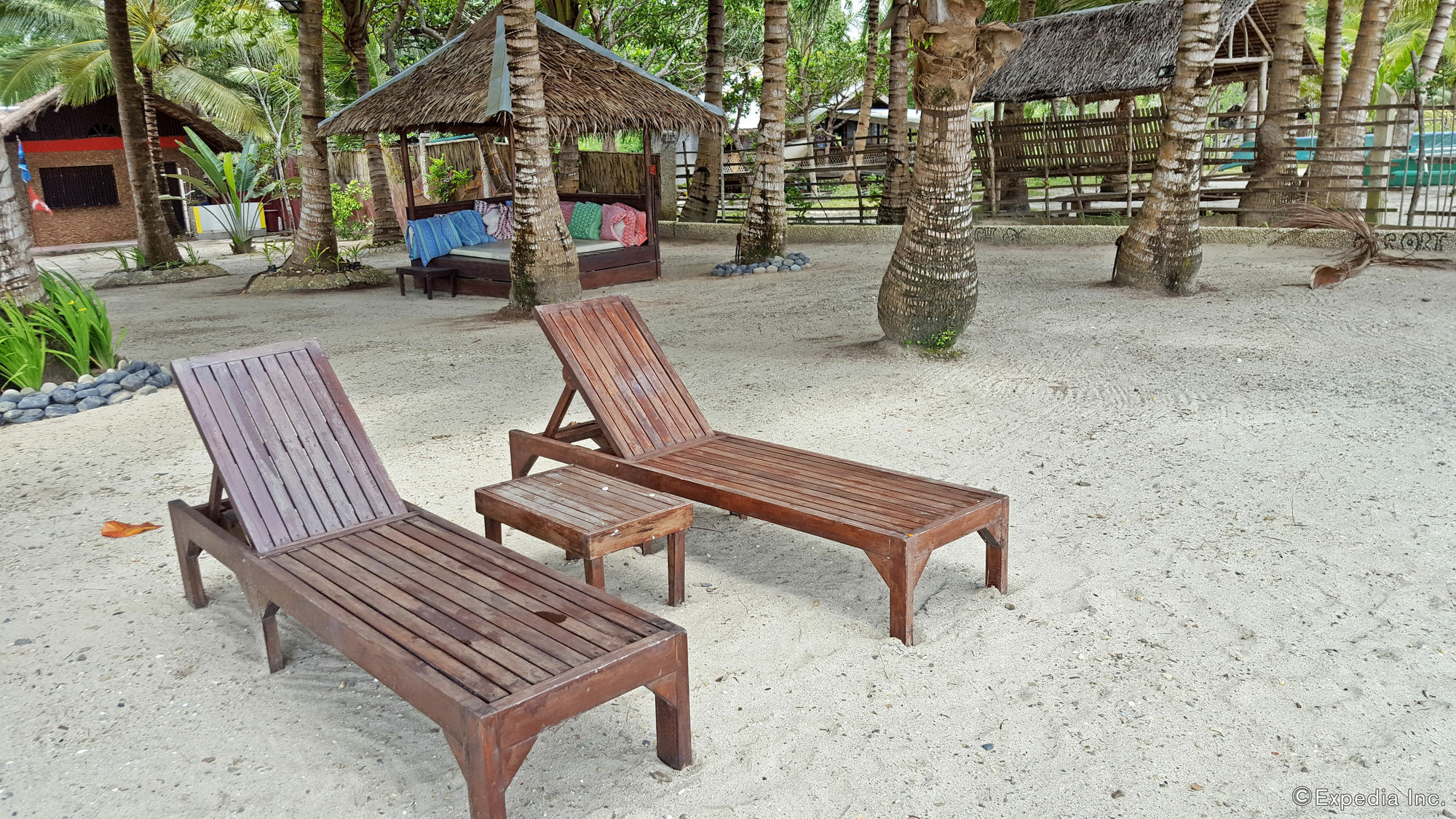 Cooper'S Beach Resort Lucbuan Εξωτερικό φωτογραφία
